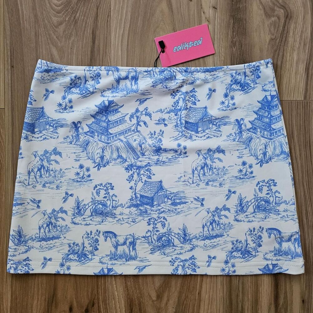 NWT Edikted Delft Print Low Rise Blue & White Mini Skirt Size M